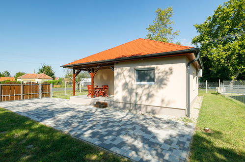 Photo 22 - Maison de 2 chambres à Balatonkeresztúr avec terrasse