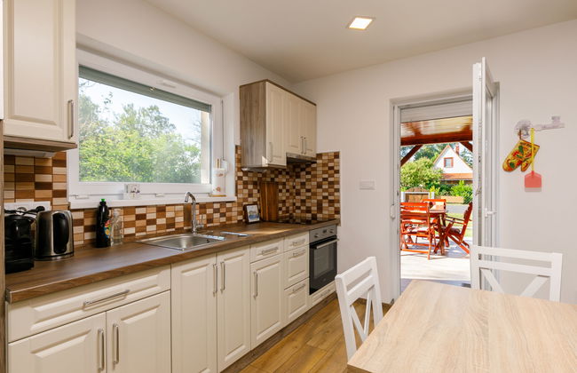 Casa de 3 quartos em Balatonkeresztúr com terraço - Foto 3