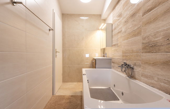 Casa de 5 quartos em Ražanac com piscina privada e jardim - Foto 31