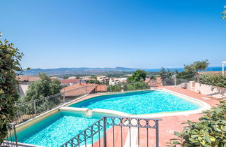 Photo 1 - Appartement de 2 chambres à Badesi avec piscine et terrasse