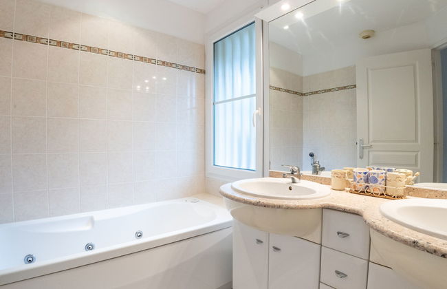 Casa de 3 quartos em Lacanau com piscina privada e jardim - Foto 15