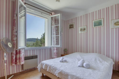 Photo 15 - 3 bedroom Apartment in La Cadière-d'Azur with garden and terrace
