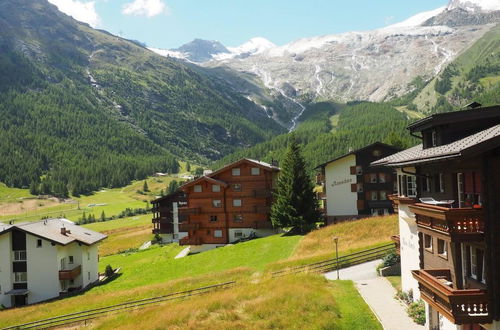 Foto 2 - Appartamento con 3 camere da letto a Saas-Fee con giardino