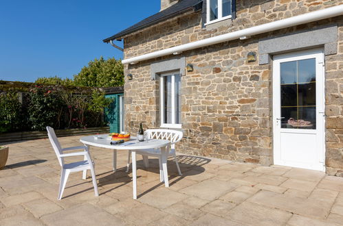 Foto 3 - Casa con 2 camere da letto a Cancale con piscina privata e vista mare