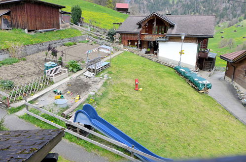 Foto 16 - Apartamento de 1 habitación en Lauterbrunnen con jardín y vistas a la montaña