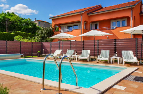 Photo 1 - Maison de 3 chambres à Kastav avec piscine privée et jardin