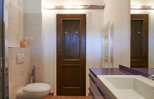 Apartamento de 2 quartos em Porto Valtravaglia com piscina e jardim - Foto 18