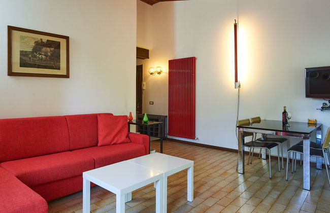 Apartamento de 2 quartos em Porto Valtravaglia com piscina e jardim - Foto 7