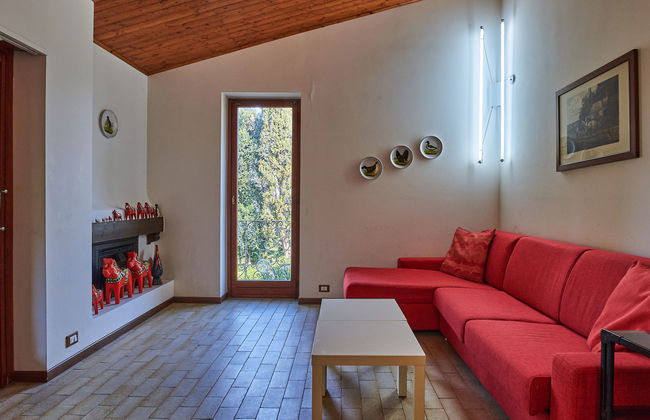 Apartamento de 2 quartos em Porto Valtravaglia com piscina e jardim - Foto 6