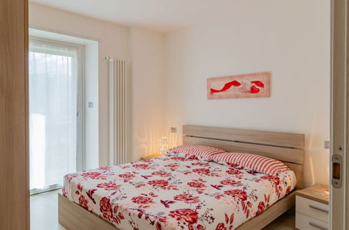 Foto 4 - Appartamento con 3 camere da letto a Novate Mezzola con terrazza e vista sulle montagne