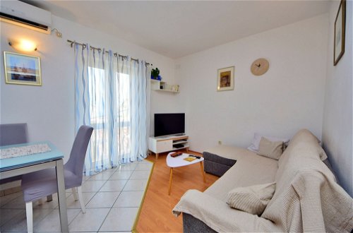 Photo 3 - 2 bedroom Apartment in Supetar with sea view