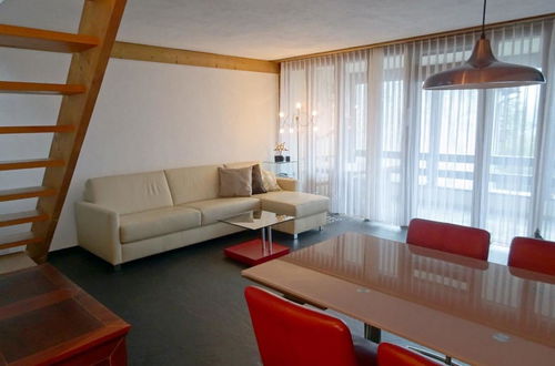 Foto 4 - Apartment mit 1 Schlafzimmer in Engelberg mit schwimmbad und sauna