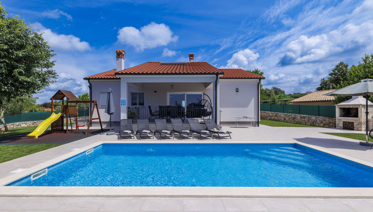 Maison de 4 chambres à Žminj avec piscine privée et jardin - Photo 1