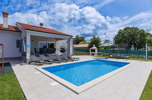 Foto 32 - Casa de 3 quartos em Žminj com piscina privada e jardim