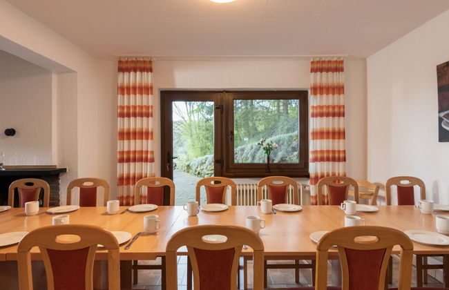 Casa de 12 quartos em Immerath com jardim e terraço - Foto 9