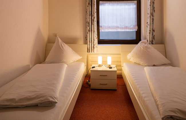 Casa de 12 quartos em Immerath com jardim e terraço - Foto 19
