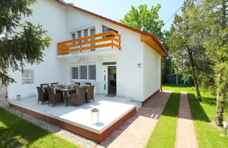 Foto 1 - Casa de 2 habitaciones en Balatonőszöd con jardín y terraza