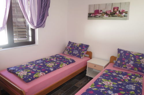 Photo 12 - 2 bedroom House in Privlaka with private pool and sea view