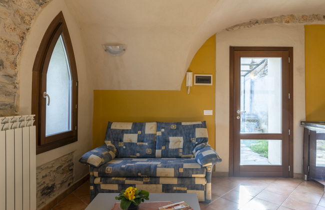 Apartamento de 2 quartos em Prelà com piscina e jardim - Foto 23
