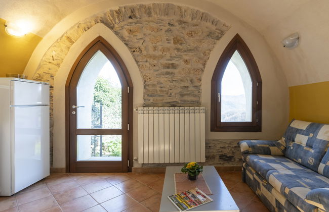 Apartamento de 2 quartos em Prelà com piscina e jardim - Foto 12
