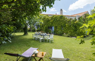 Foto 2 - Casa con 6 camere da letto a Vaux-sur-Mer con giardino e vista mare