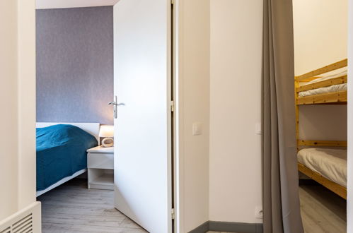 Foto 11 - Appartamento con 2 camere da letto a Dives-sur-Mer con vista mare