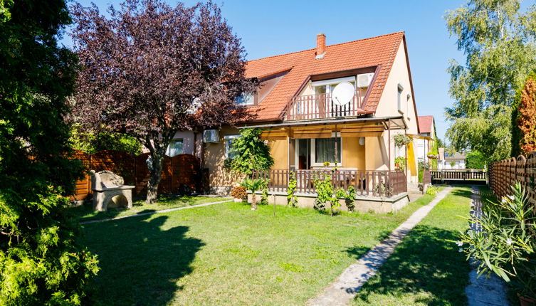 Foto 1 - Casa de 4 habitaciones en Balatonfenyves con jardín y terraza
