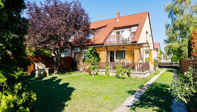 Foto 1 - Casa con 4 camere da letto a Balatonfenyves con giardino e terrazza