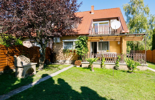 Casa de 5 quartos em Balatonfenyves com jardim e terraço - Foto 1