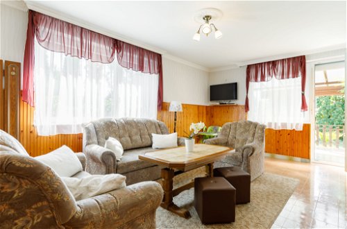 Foto 2 - Casa con 4 camere da letto a Balatonfenyves con giardino e terrazza