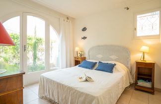 Photo 2 - 2 bedroom House in Hyères with garden and sea view