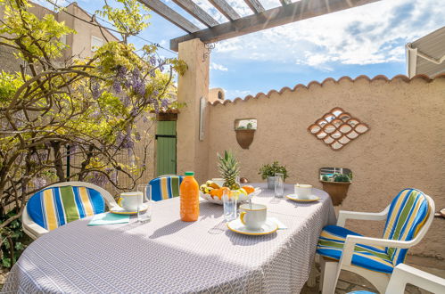 Foto 19 - Haus mit 2 Schlafzimmern in Hyères mit garten und blick aufs meer