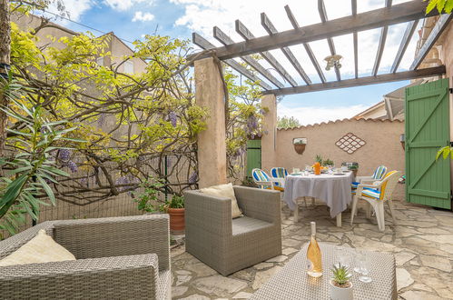 Photo 4 - Maison de 2 chambres à Hyères avec jardin et vues à la mer