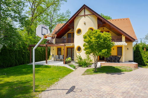 Foto 31 - Apartamento de 4 quartos em Balatonszárszó com jardim e terraço