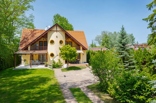 Foto 29 - Apartamento de 4 quartos em Balatonszárszó com jardim e terraço