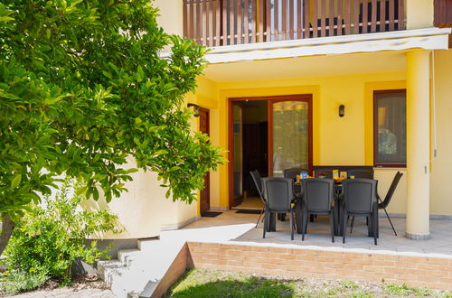 Foto 22 - Apartamento de 4 quartos em Balatonszárszó com jardim e terraço