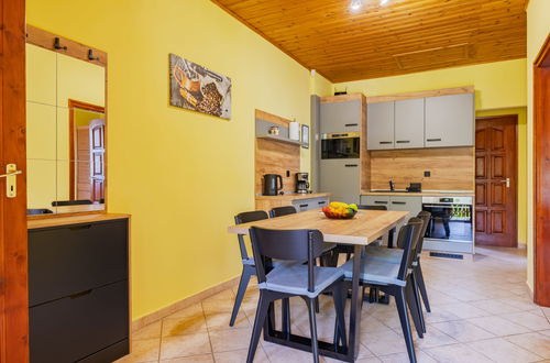 Foto 16 - Apartamento de 4 quartos em Balatonszárszó com jardim e terraço