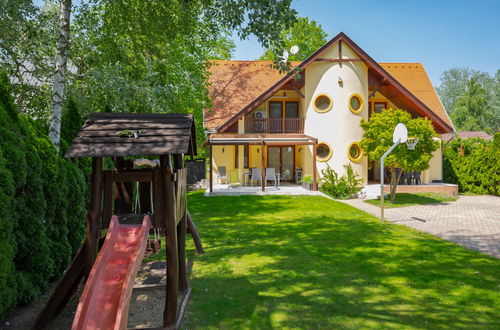 Foto 26 - Apartamento de 4 quartos em Balatonszárszó com jardim e terraço