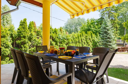Foto 4 - Apartamento de 4 quartos em Balatonszárszó com jardim e terraço