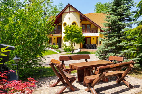 Foto 2 - Apartamento de 4 quartos em Balatonszárszó com jardim e terraço