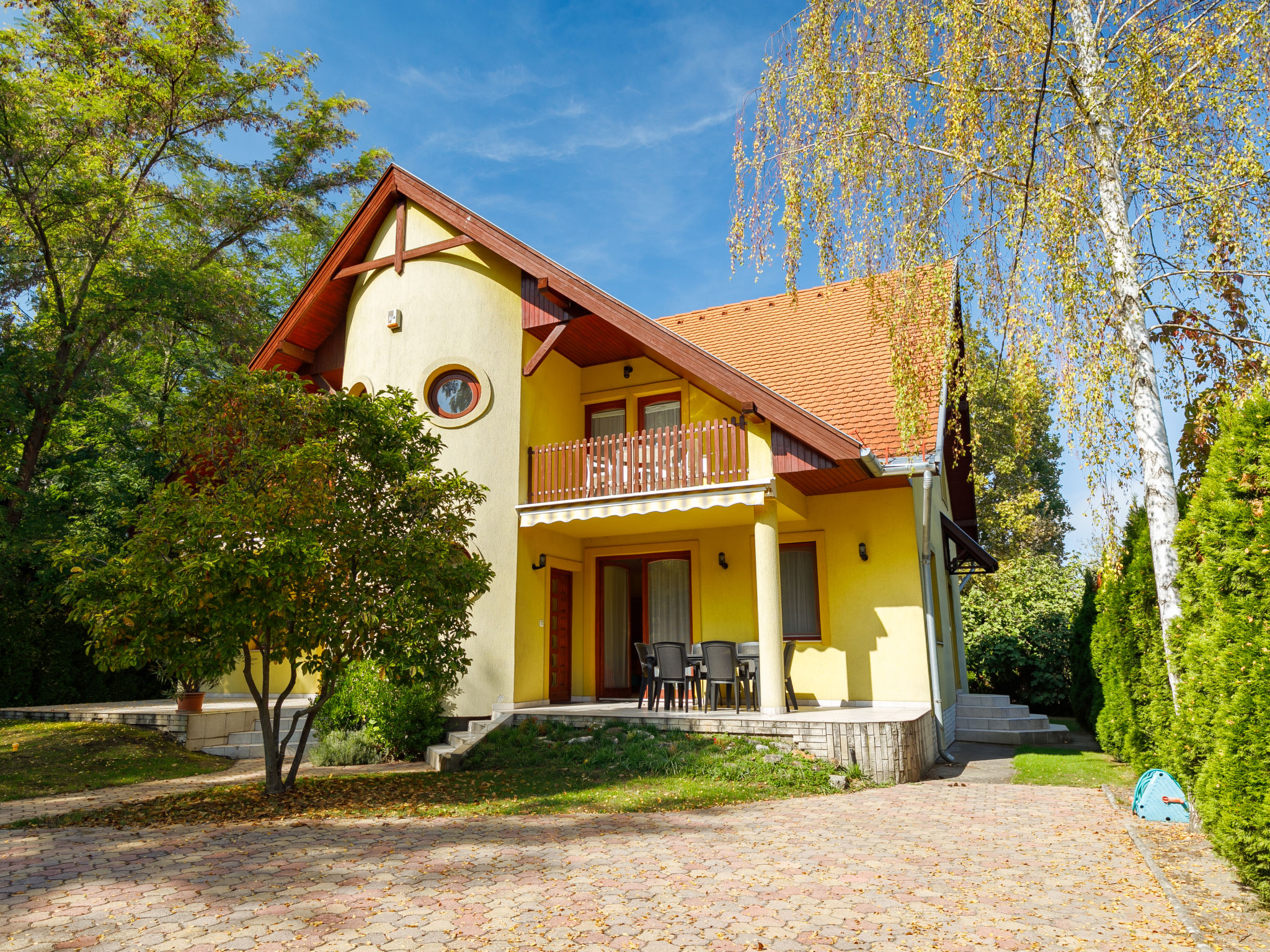 Foto 2 - Apartamento de 4 habitaciones en Balatonszárszó con jardín y terraza