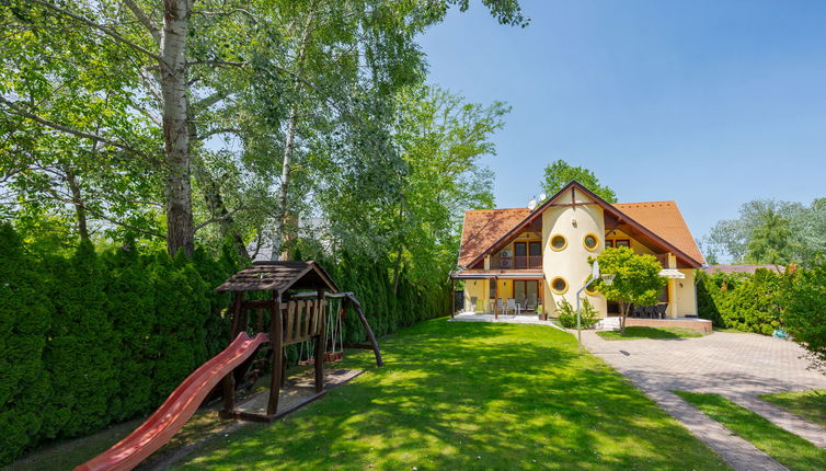 Foto 1 - Apartamento de 4 quartos em Balatonszárszó com jardim e terraço