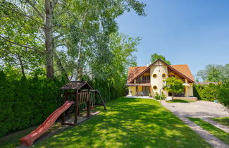 Photo 1 - Appartement de 4 chambres à Balatonszárszó avec jardin et terrasse