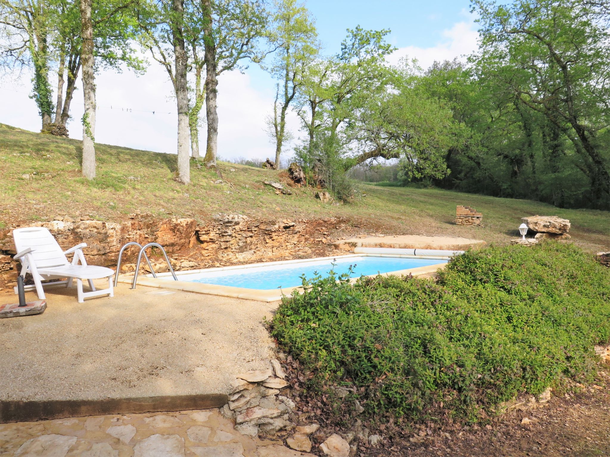 Foto 2 - Casa de 2 habitaciones en Blanquefort-sur-Briolance con piscina privada y terraza