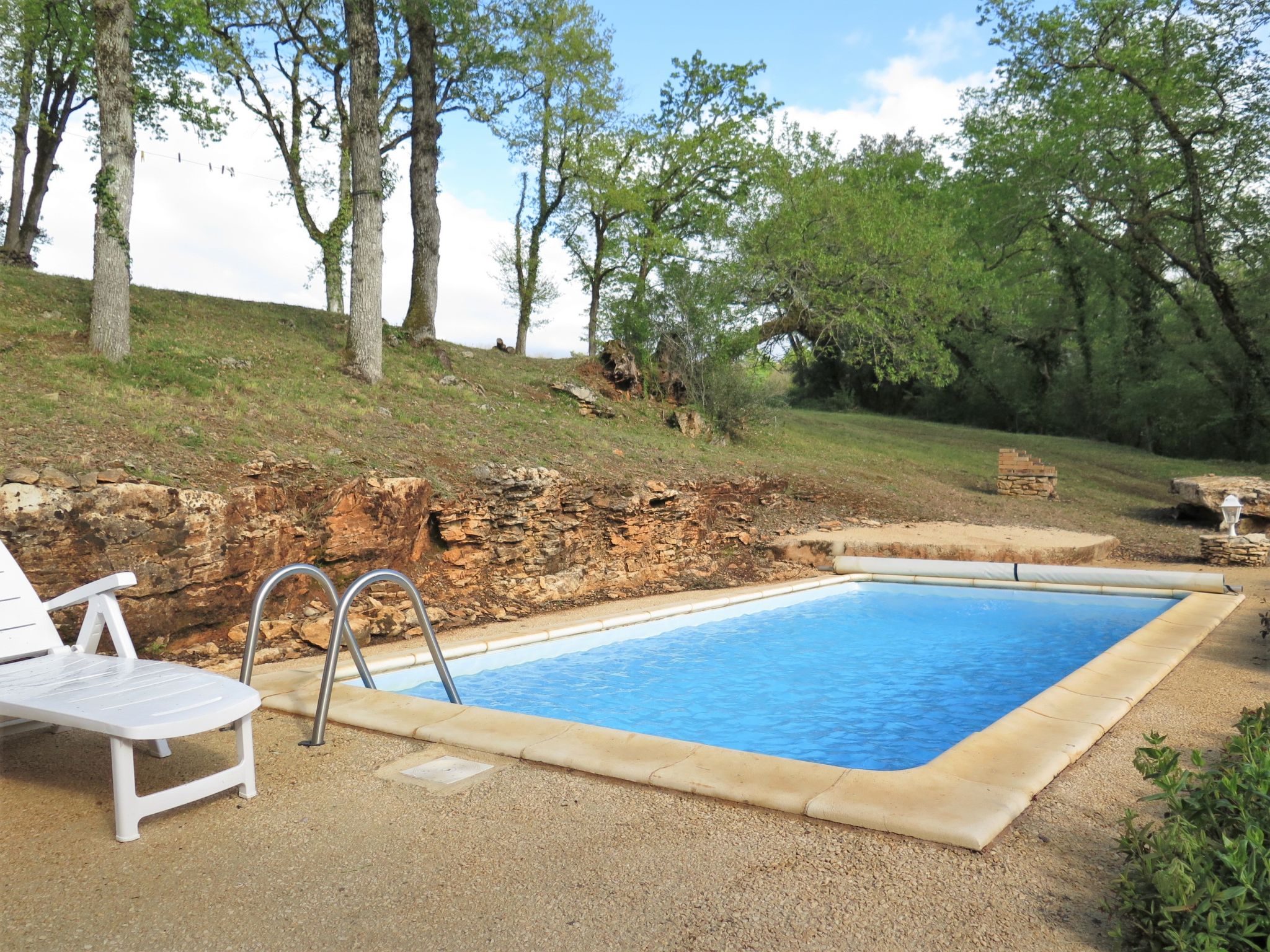 Foto 16 - Casa de 2 habitaciones en Blanquefort-sur-Briolance con piscina privada y terraza