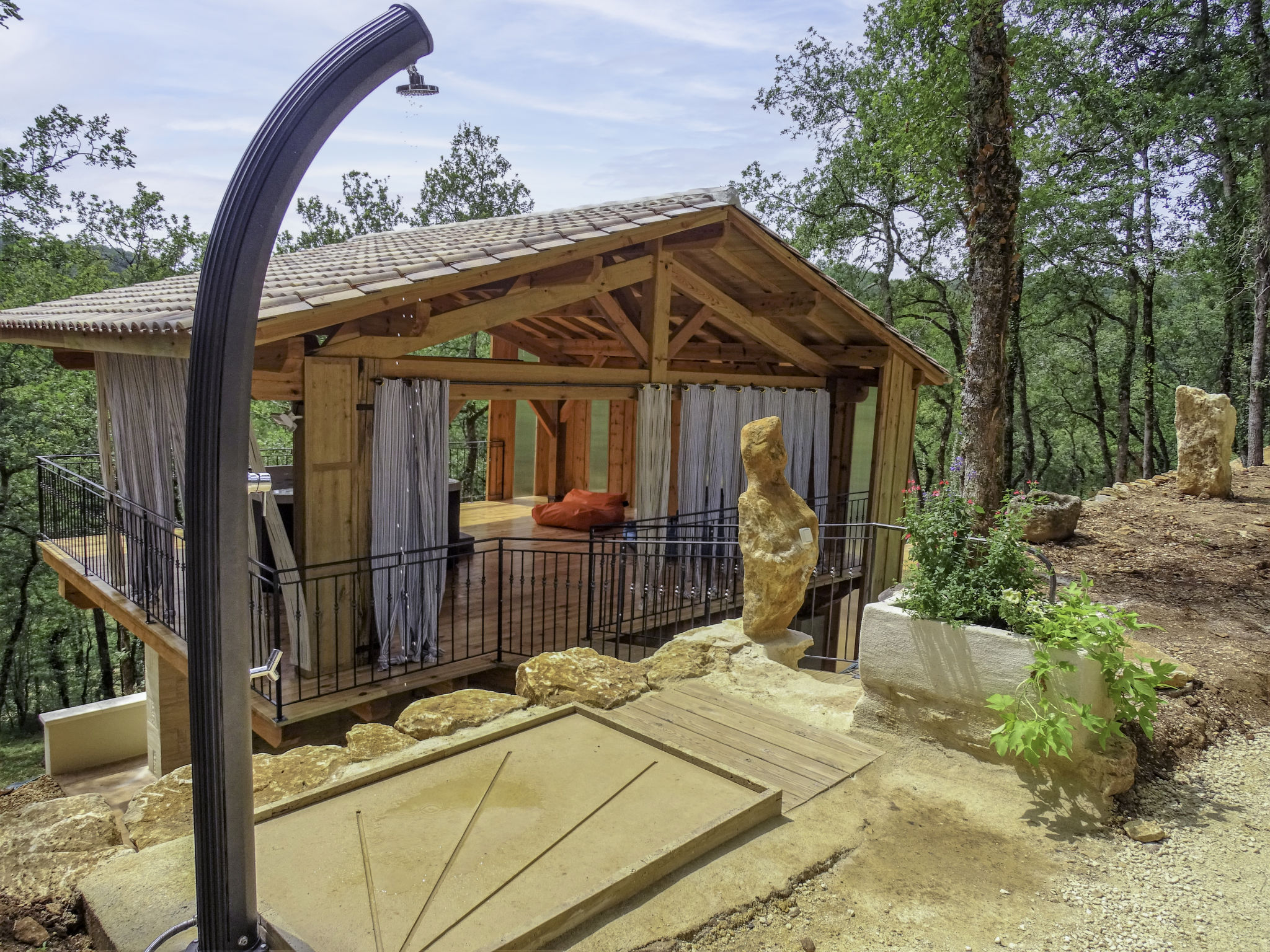 Foto 10 - Casa con 2 camere da letto a Blanquefort-sur-Briolance con piscina privata e terrazza