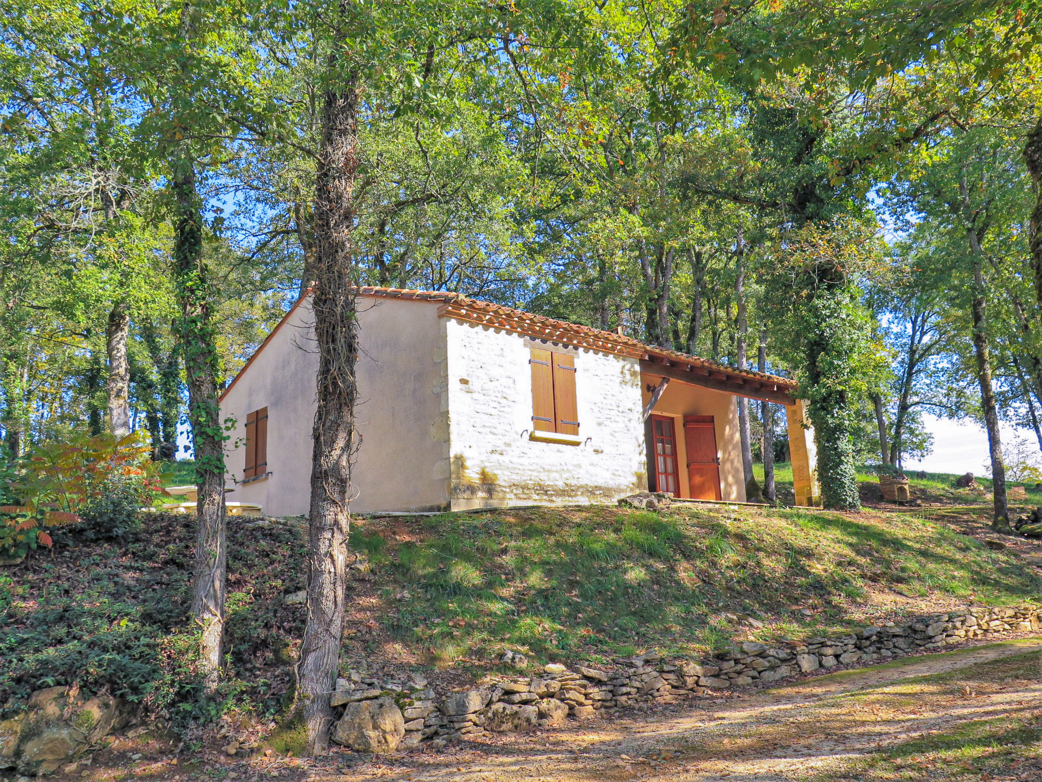 Foto 1 - Haus mit 2 Schlafzimmern in Blanquefort-sur-Briolance mit privater pool und terrasse