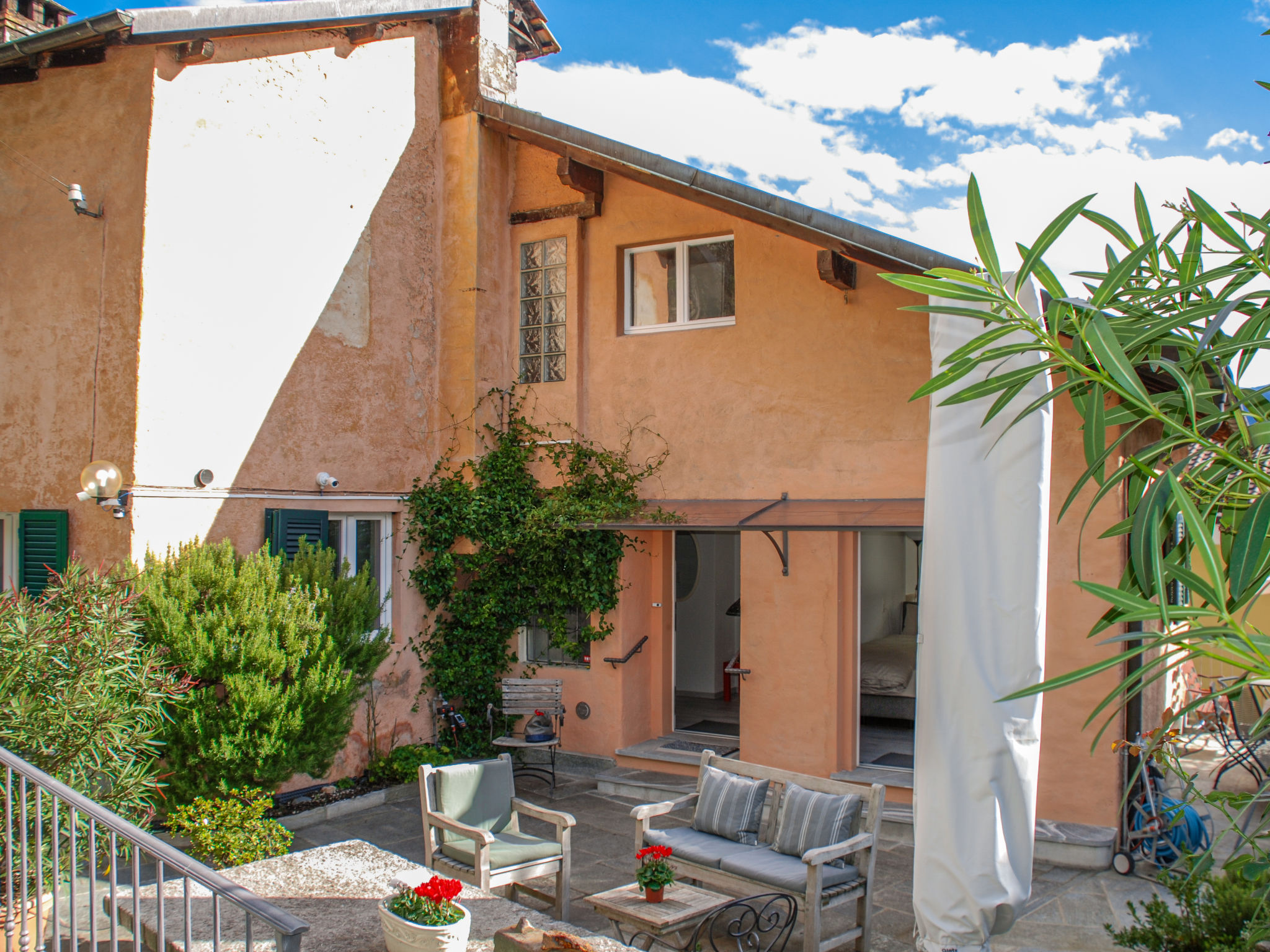 Photo 1 - Maison de 2 chambres à Brissago avec jardin et vues sur la montagne