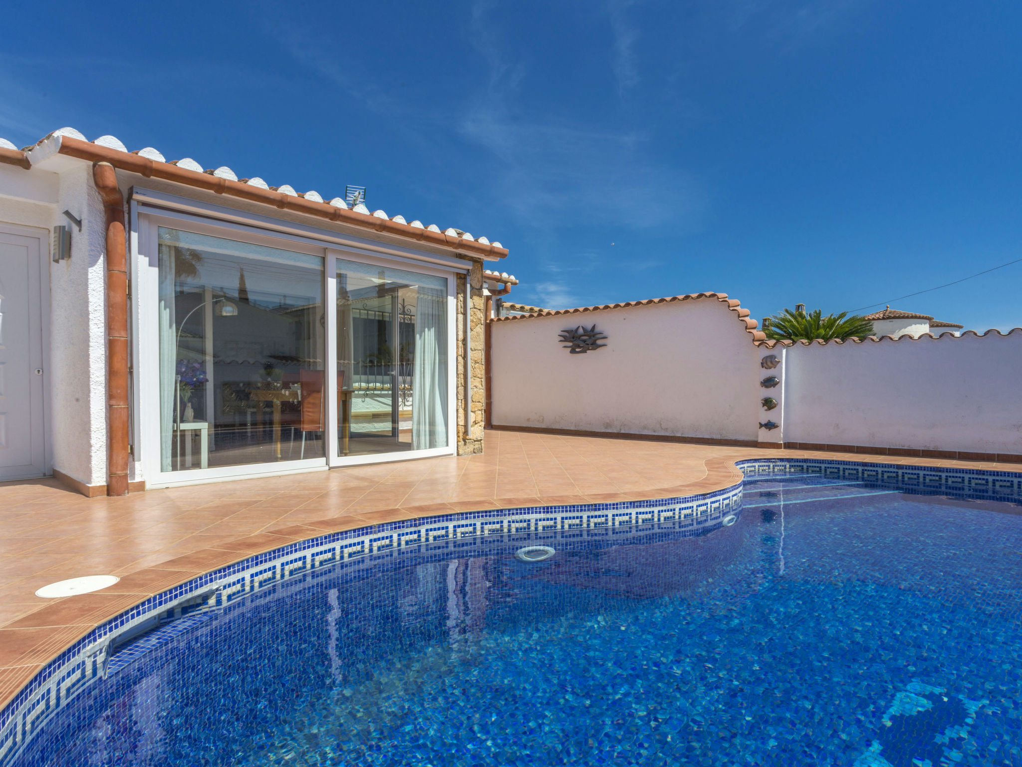 Foto 18 - Haus mit 2 Schlafzimmern in Castelló d'Empúries mit privater pool und blick aufs meer