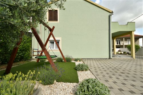 Foto 17 - Casa con 2 camere da letto a Novigrad con terrazza e vista mare